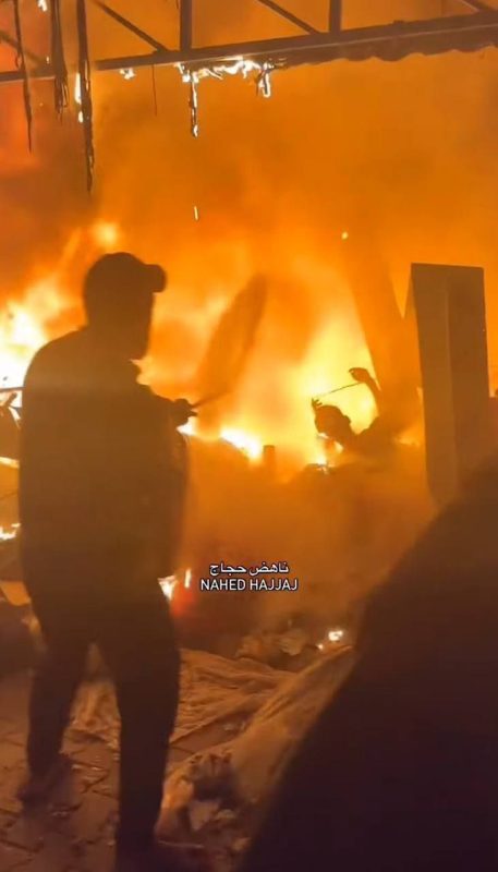 العدو الصهيوني يحرق النازحين وهم أحياء داخل خيامهم