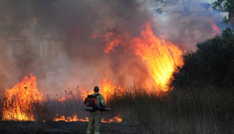 حزب الله يعلن استهداف تجمع للقوات الإسرائيلية في مستوطنة شوميرا بصاروخ موجه
