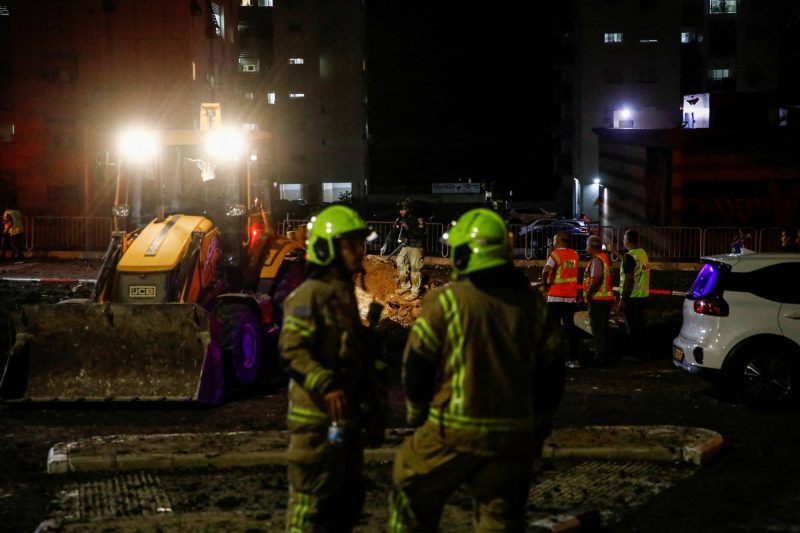 15 قتيلاً بغارات إسرائيلية وتفاصيل قصف حزب الله لحيفا وطبريا والجولان