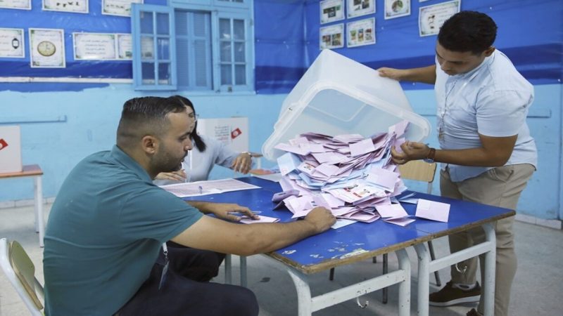 تونس : نسبة الإقبال في الانتخابات الرئاسية بلغت 27.7% بعد انتهاء التصويت
