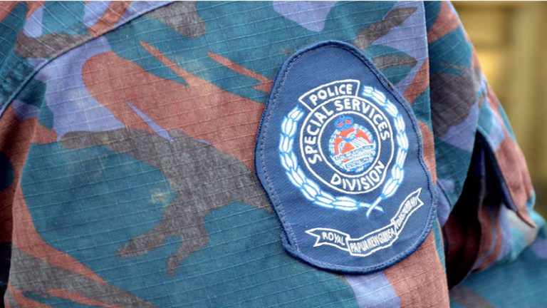 مقل 6 وإصابة 19 آخرين في هجوم مسلح على حافلة في بابوا غينيا الجديدة