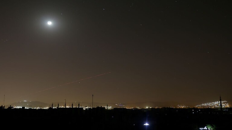 سوريا.. سماع دوي انفجارات في ريف دمشق والمنطقة الوسطى