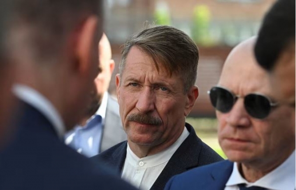 وول ستريت جورنال: صفقة بيع أسلحة روسية للحوثيين بواسطة تاجر الموت لدى بوتين..