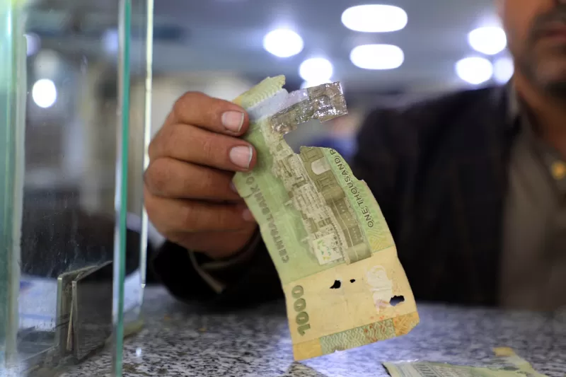 الاقتصاد اليمني يشهد انخفاضًا بنسبة 54% من نصيب الفرد خلال سنوات الحرب