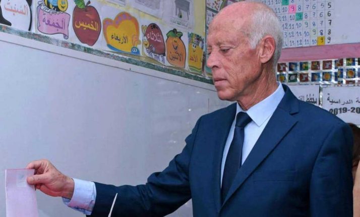 تمديد حالة الطوارئ في تونس حتى نهاية كانون الثاني المقبل