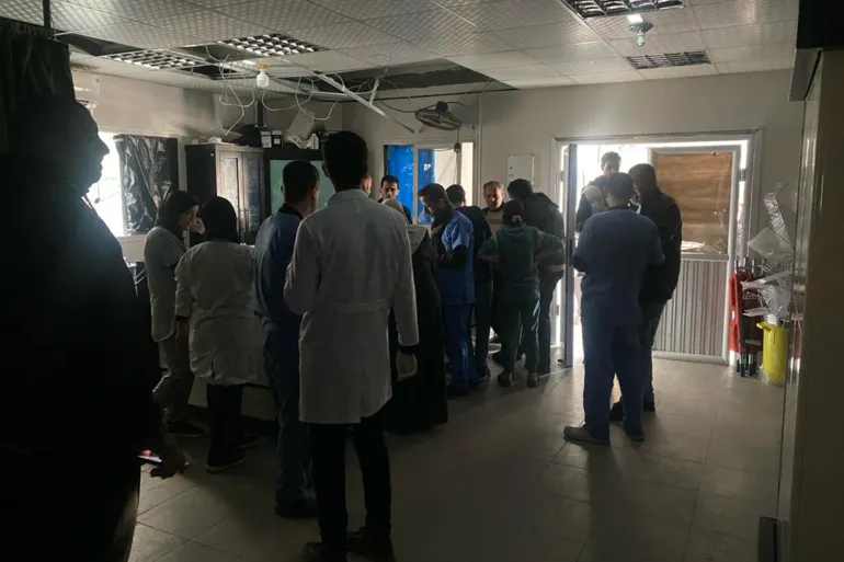 مستشفى العودة شمال غزة: نقل الجرحى على الأكتاف ونقص حاد في الأطباء والوضع الصحي مروع