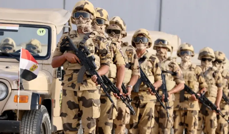 وزير الدفاع المصري يطالب الجيش بالحفاظ على “أعلى درجات الجاهزية”