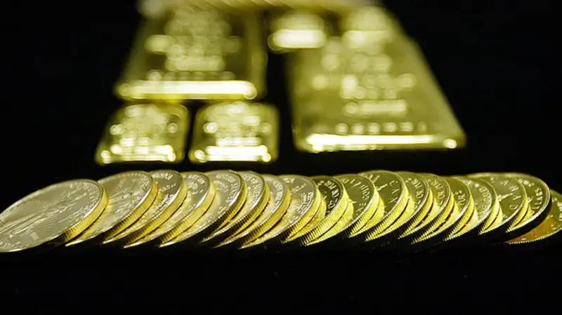 انخفاض جديد في سعر الذهب يدفعه للهبوط للأسبوع الثاني على التوالي