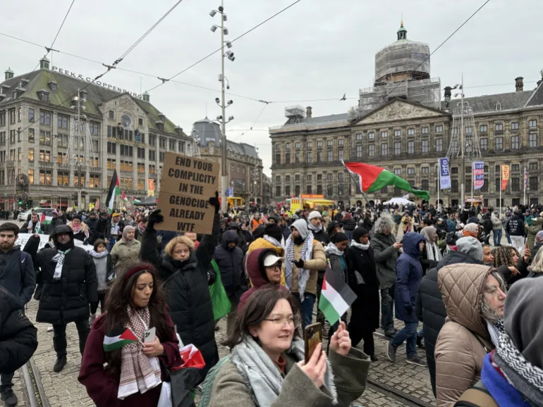 هولندا ..مظاهرة حاشدة تطالب باعتقال نتنياهو وغالانت