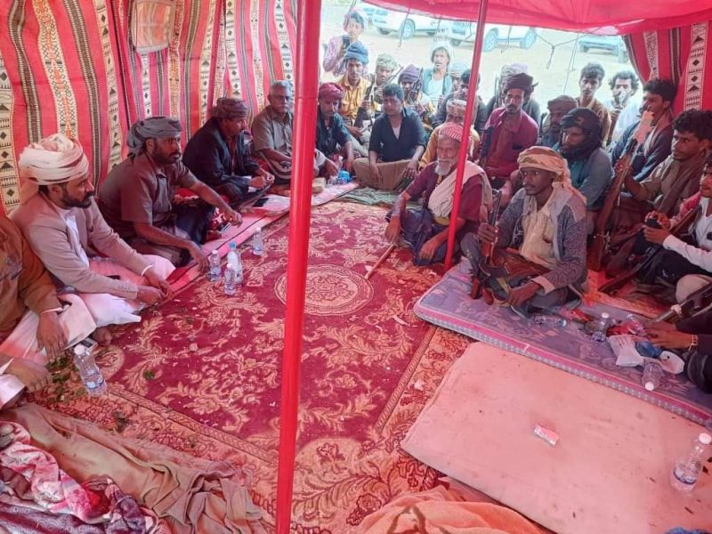 قيادة حلف قبائل حضرموت تتفقد المرابطين في الهضبة