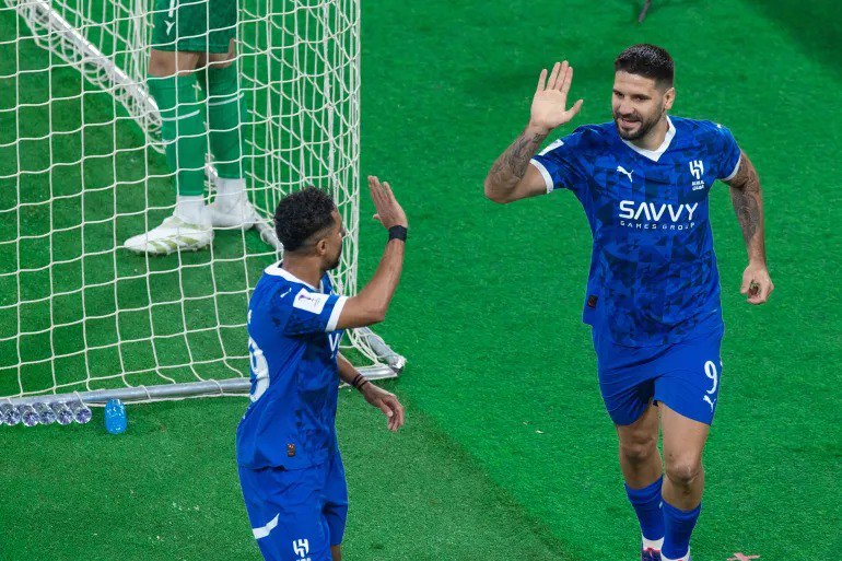 أبطال آسيا.. الصربي ميتروفيتش يقود الهلال للفوز على استقلال طهران