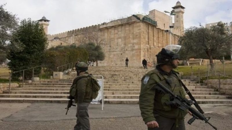 الاحتلال يغلق الحرم الإبراهيمي والبلدة القديمة في الخليل لليوم الثالث