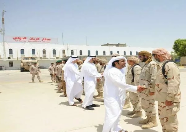 السفير بحاح يؤكد أهمية تشغيل رحلات مطار الريان – القاهرة