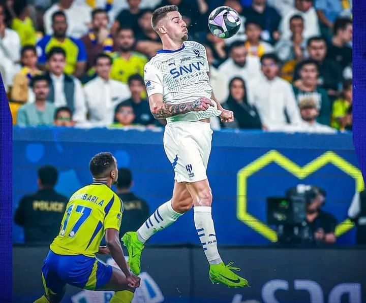 التعادل يحسم مواجهة القمة بين النصر والهلال في دوري روشن