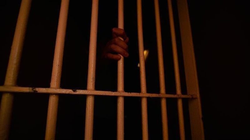لحج.. تهريب سجين متهم بقضية قتل من قبل قيادي في مليشيا الانتقالي