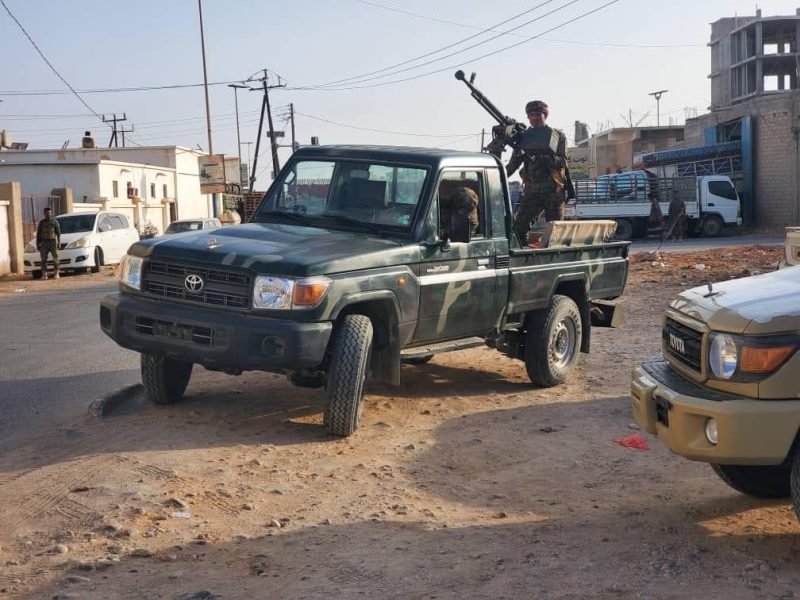 شرطة سيئون توقف شابًا بتهمة الاستيلاء على أموال مشروع استثماري