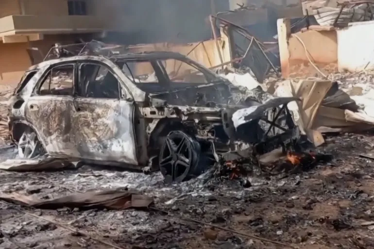 السودان: مقتل 29 شخصًا في قصف جوي على محطة وقود