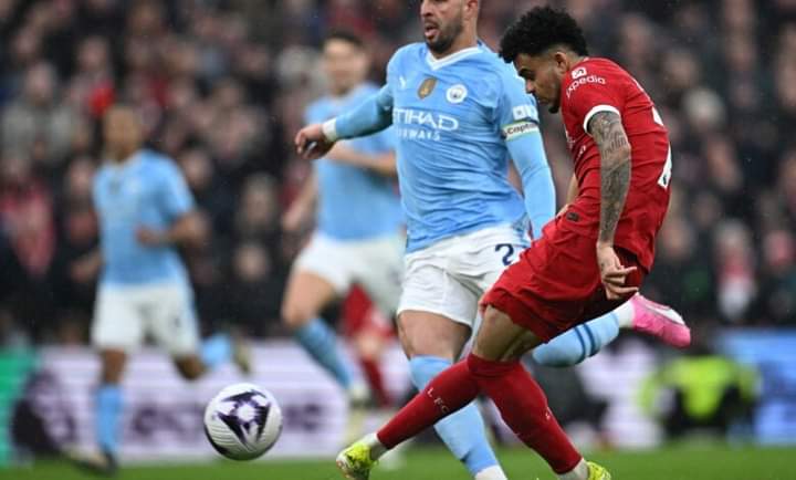 ليفربول يفوز على مانشستر سيتي ويبتعد في الصدارة