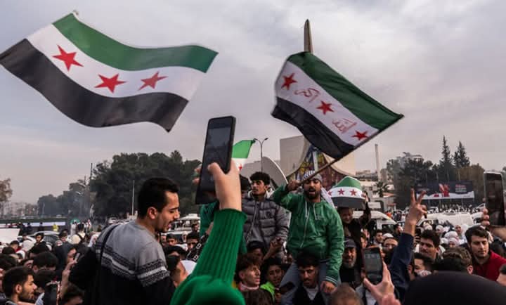 وفد قطري يصل دمشق والاتحاد الأوروبي: رفع العقوبات عن سوريا الآن سابق لأوانه