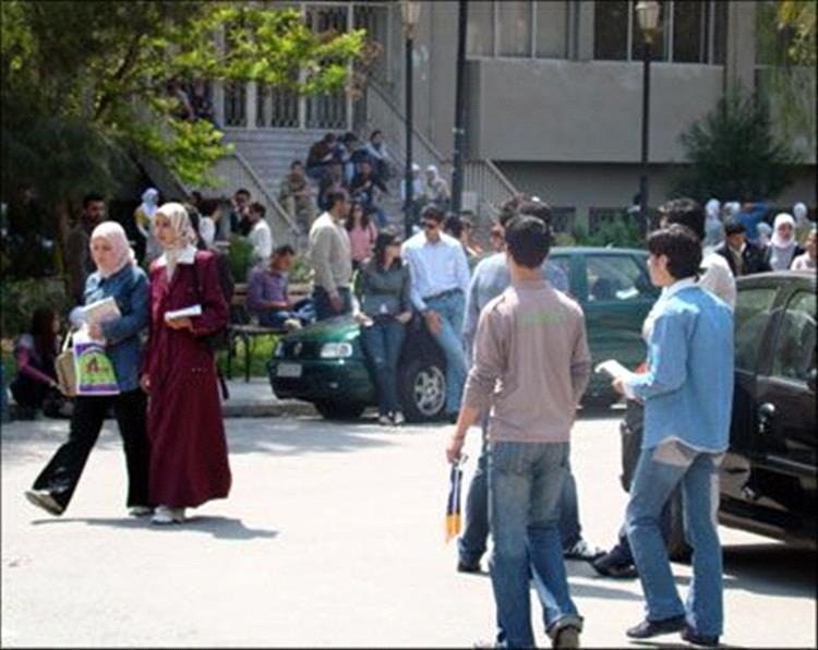 طلاب يمنيون في سوريا يناشدون الحكومة لإجلائهم بسبب تدهور الأوضاع