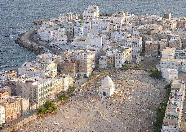 ارتفاع غير طبيعي في الوفيات بالمكلا ومخاوف من انتشار أوبئة غامضة