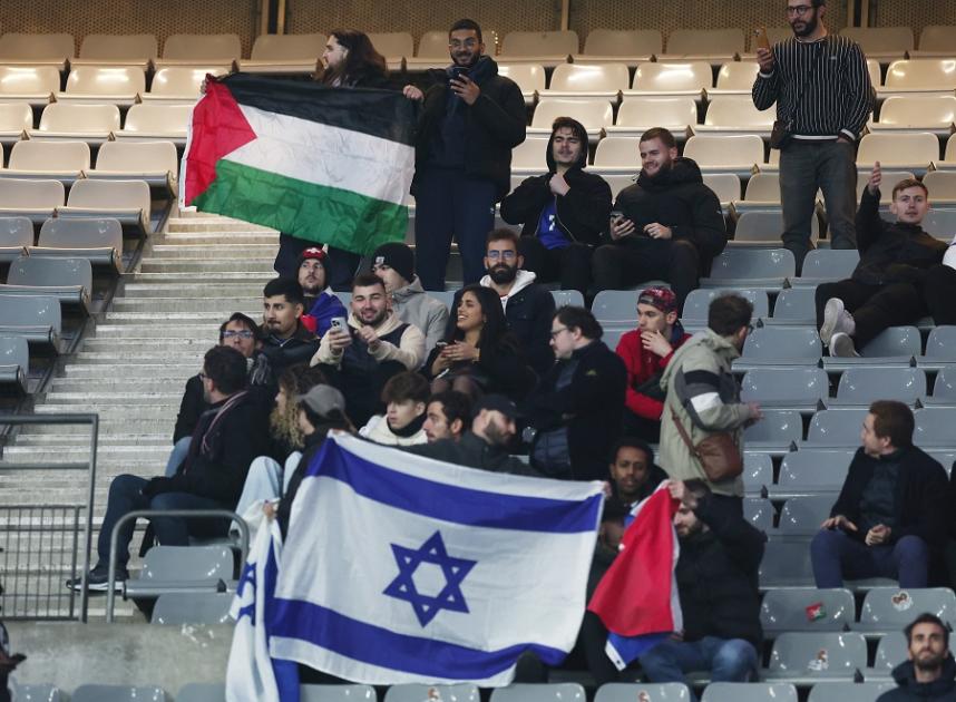 تضامناً مع فلسطين..ناشطون فرنسيون يطالبون بإلغاء مباراة باريس ومكابي تل أبيب الإسرائيلي