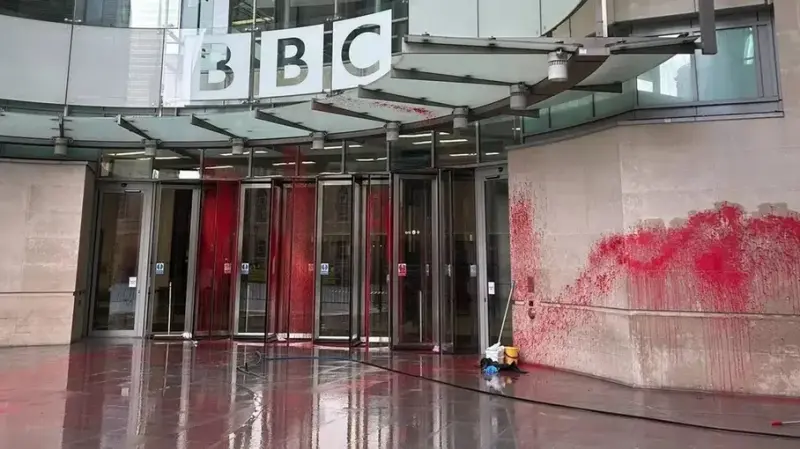 تقرير يكشف عمل مدير “BBC” للشرق الأوسط مع الموساد الإسرائيلي