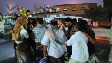 السلطات الإريترية تُفرج عن صيادين يمنيين بعد أيام من اختطافهم وتعذيبهم في سجونها