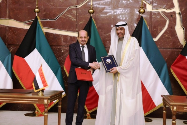 وزيري خارجية اليمن والكويت يبحثان العلاقات الثنائية ويوقعان مذكرتي تفاهم