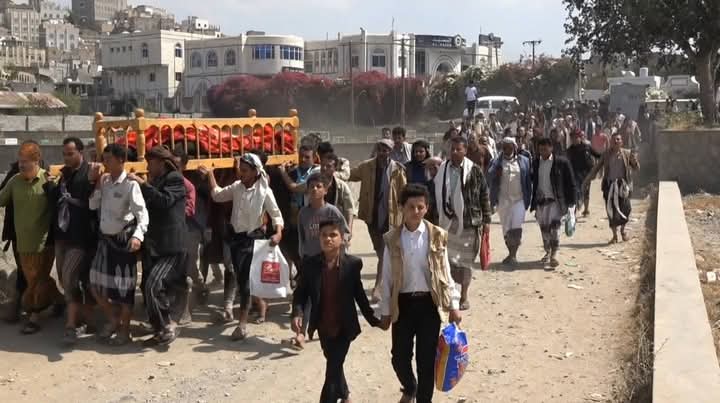 تعز.. تشييع مهيب لجثمان قائد جبهة الكدحة