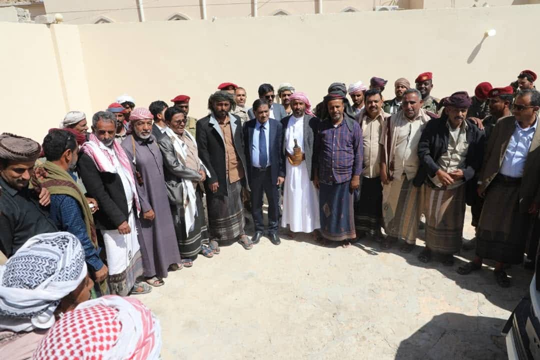 بعد انتهاء المهلة للمجلس الرئاسي.. النائب البحسني يزور مقر حلف قبائل حضرموت في الهضبة