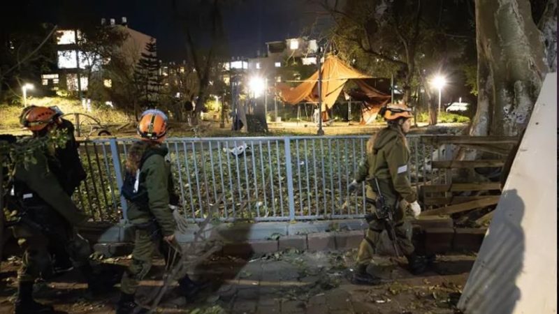 صاروخ من اليمن يُعلّق الرحلات في مطار بن غوريون