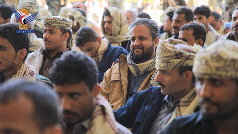 الحوثيون يفرجون عن 153 محتجزاً من سجونهم