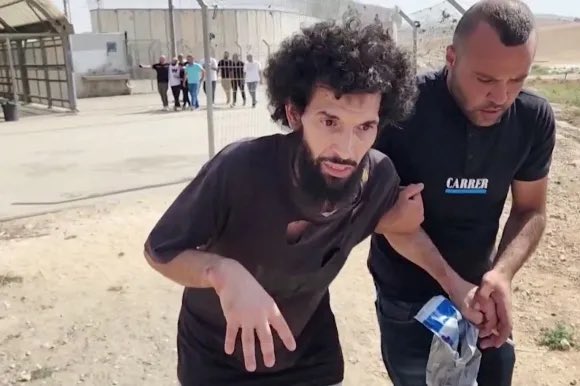 رويترز: فلسطينيون محررون من سجون إسرائيل يعانون نفسياً وجسدياً