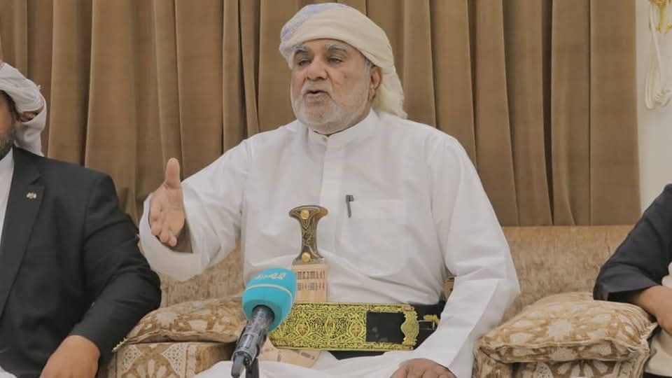 الحريزي يتعهد بالتصدي للمخططات السعودية في المهرة ويؤكد أن كل الخيارات مفتوحة