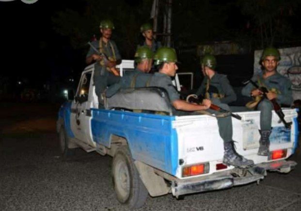 الأجهزة الأمنية في تعز تلقي القبض على مطلوب خطير