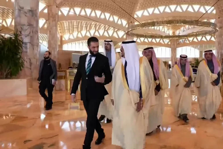 الرئيس السوري يبحث رفع العقوبات خلال زيارة رسمية إلى السعودية