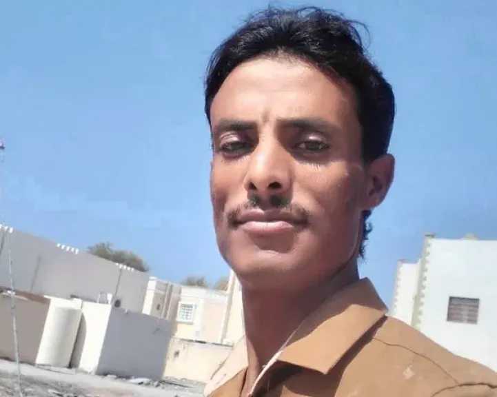 وفاة شاب يمني أثر حادث مروري مروع في سلطنة عُمان