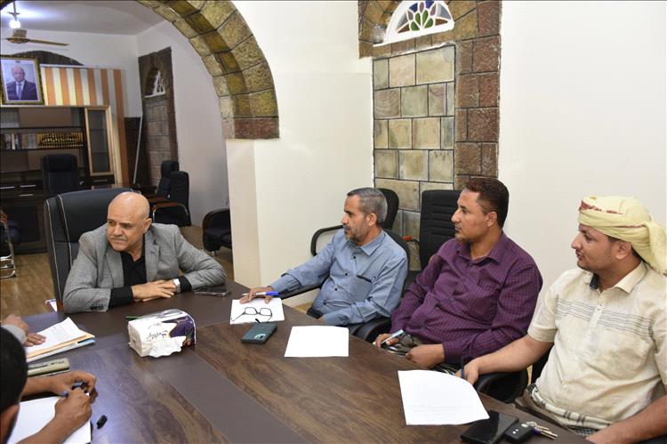 محافظ تعز يشدد على الإغلاق الفوري لمحطات الغاز المخالفة حفاظاً على سلامة المواطنين