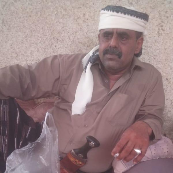 عدن: مليشيا الانتقالي تعتدي على الشيخ ياسر العزيبي ورفاقه داخل النيابة الجزائية قبل أن تقداتهم إلى جهة مجهولة