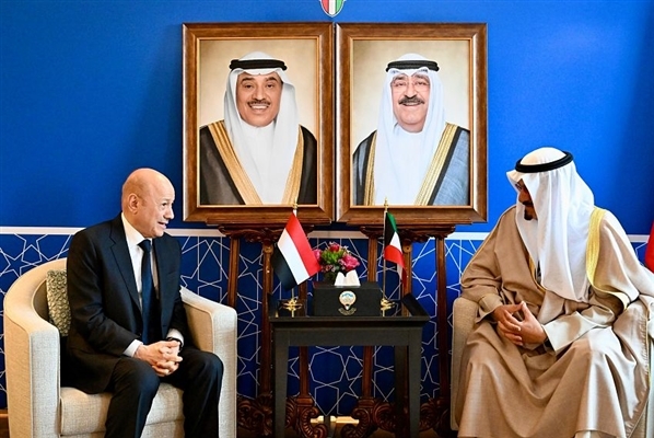 الرئيس العليمي يشيد بمواقف الكويت “الأخوية” الداعمة لليمن