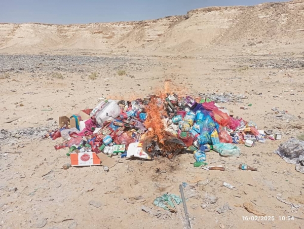 إتلاف طنين من المواد الغذائية منتهية الصلاحية في مديرية شحن بالمهرة