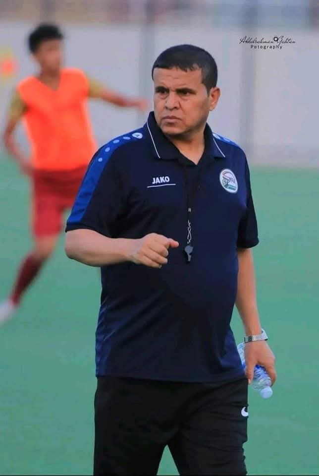 شعب صنعاء يتعاقد مع المدرب الوطني محمد النفيعي لقيادة الفريق الأول لكرة القدم