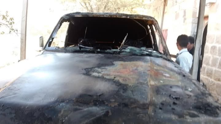 إحراق سيارة مواطن في مديرية السياني جنوبي إب