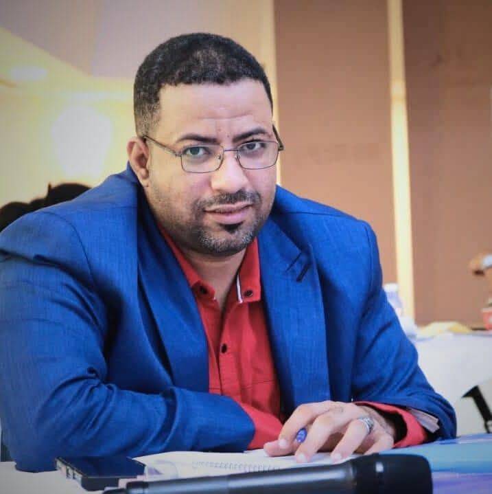 الصحفي باجبير يكشف عن مساعٍ للاستيلاء على قطاع نفطي استراتيجي في حضرموت