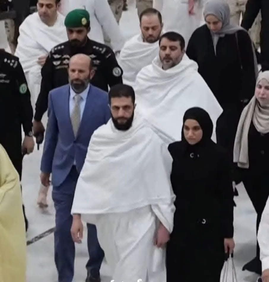 أول ظهور للطيفة الدروبي زوجة احمد الشرع خلال مناسك العمرة