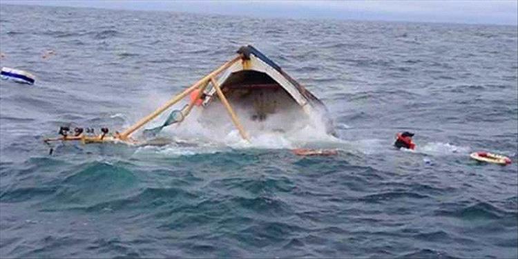 فقدان صياد وطفل إثر غرق قاربهما قبالة سواحل الحديدة