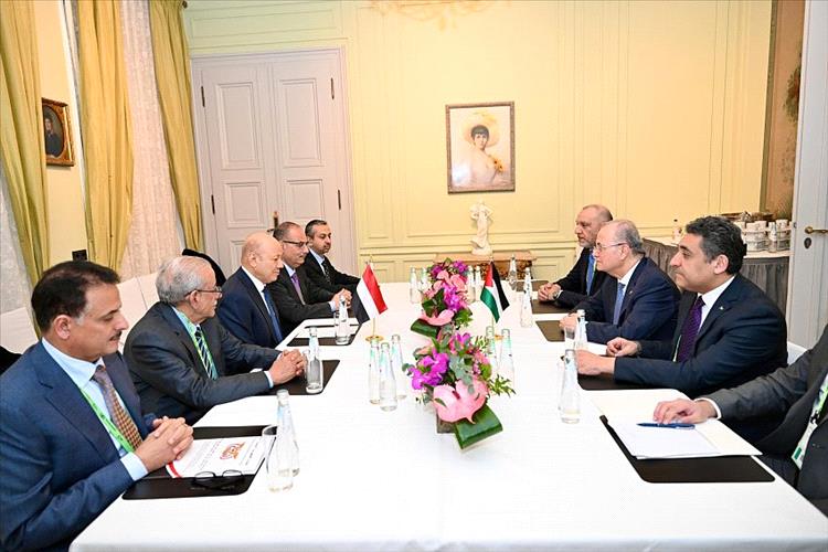 الرئيس العليمي يجدد التأكيد على دعم اليمن الثابت لحق الشعب الفلسطيني في دولته المستقلة