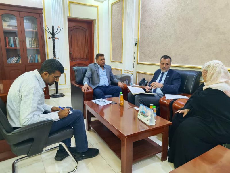 عدن: النائب العام يبحث مع وفد أممي أوضاع اللاجئين والتحديات