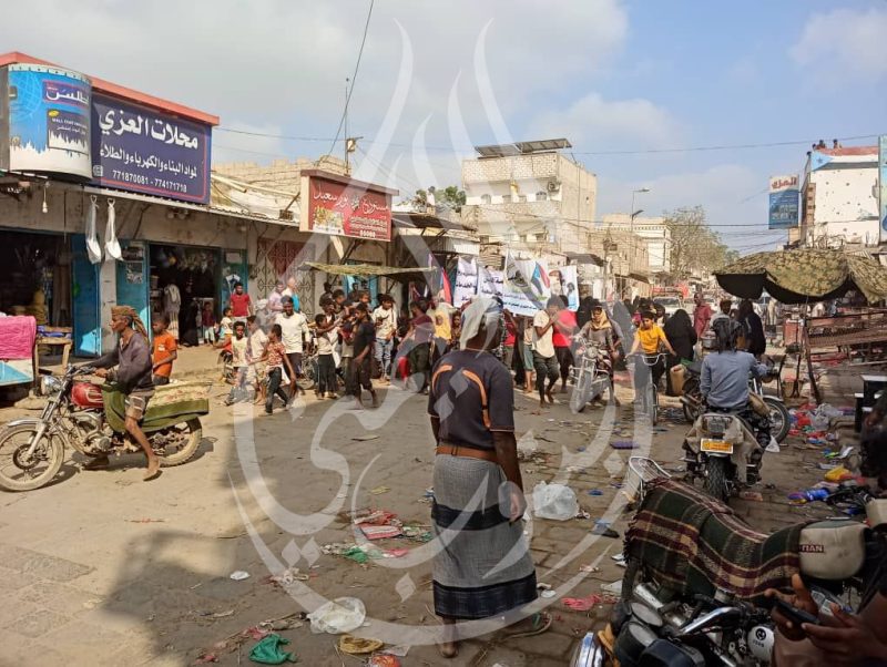 لحج.. تظاهرات غاضبة في الحوطة تنديدا بتدهور الأوضاع المعيشية والخدمات